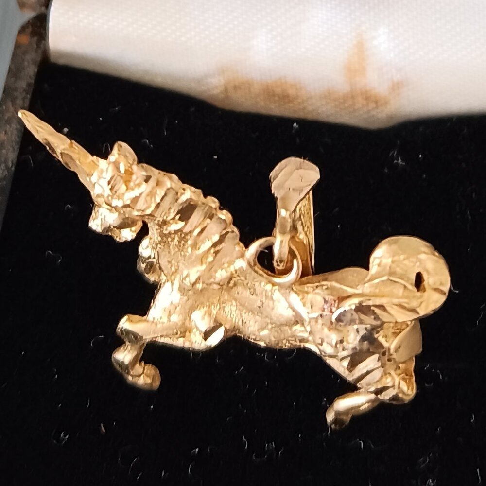 14KT Fine Gold Diamond Cut Unicorn Charm